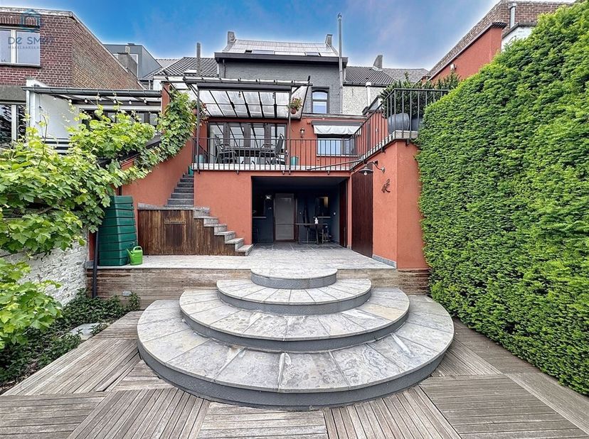 Luxe afgewerkte woning met 5 slaapkamers, lift en prachtig zicht op de jachthaven van Geraardsbergen&lt;br /&gt;
Welkom in deze stijlvolle en tot in de punt