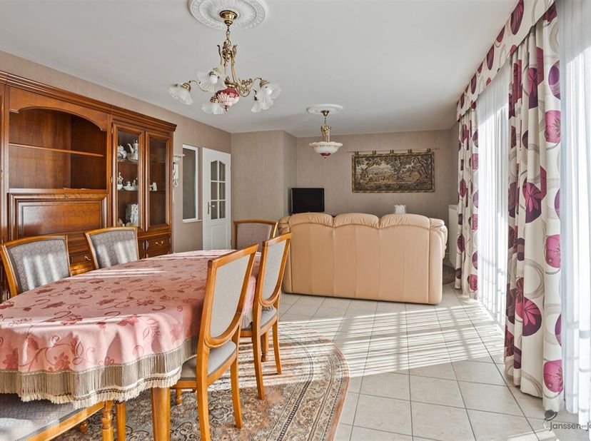 Instapklaar appartement nabij Recreatiedomein De Schorre en het centrum van Boom&lt;br /&gt;
Dit ruime en lichtrijke appartement ligt op wandelafstand van h
