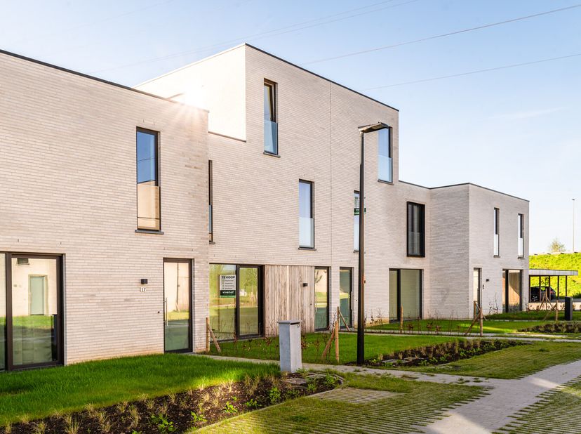 Laatste 4 woningen te koop!&lt;br /&gt;
Energieneutrale nieuwbouwwoningen te koop vlak bij het centrum van Sint-Eloois-Vijve en op 5 min van centrum Waregem