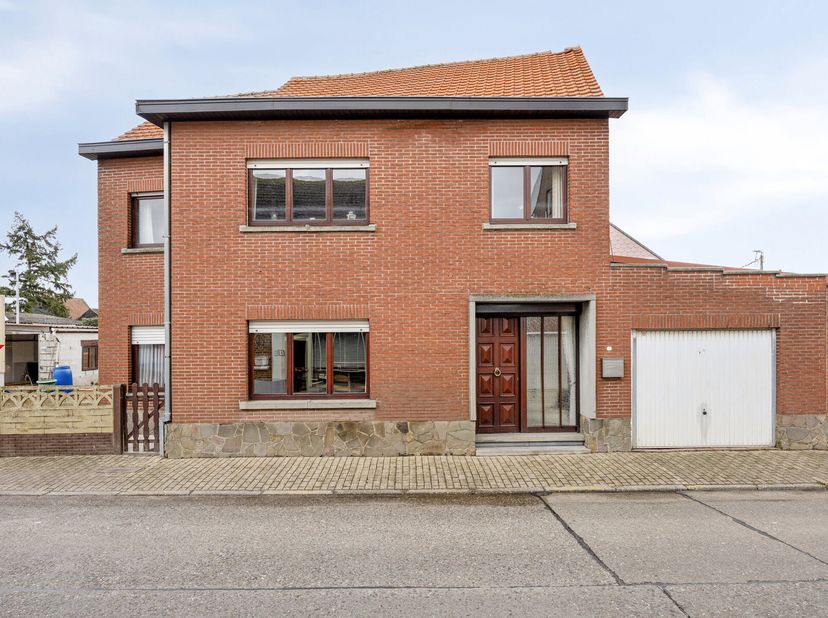 Maison spacieuse avec potentiel à Drieslinter&lt;br /&gt;
Découvrez cette maison à Drieslinter, située sur un terrain de 304 m² avec une surface habitable d