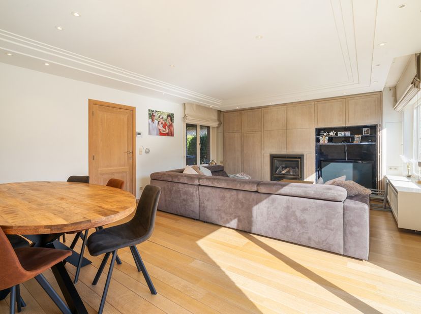 Pour visiter, appelez Saimen : 0470/79.24.20 ou envoyez un courriel à saimen@cornelis-partners.be.&lt;br /&gt;
A la recherche d&#039;une maison spacieuse, prête