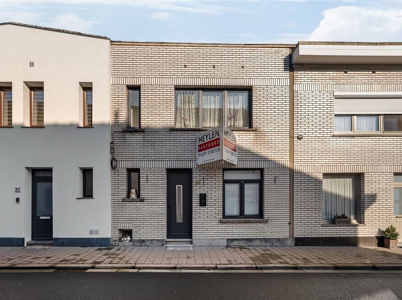 Recent gerenoveerde woning met 4 slaapkamers te Antwerpen Luchtbal te koop.&lt;br /&gt;
Ligging: Antwerpen Luchtbal (2030). In een rustige en kindvriendelij