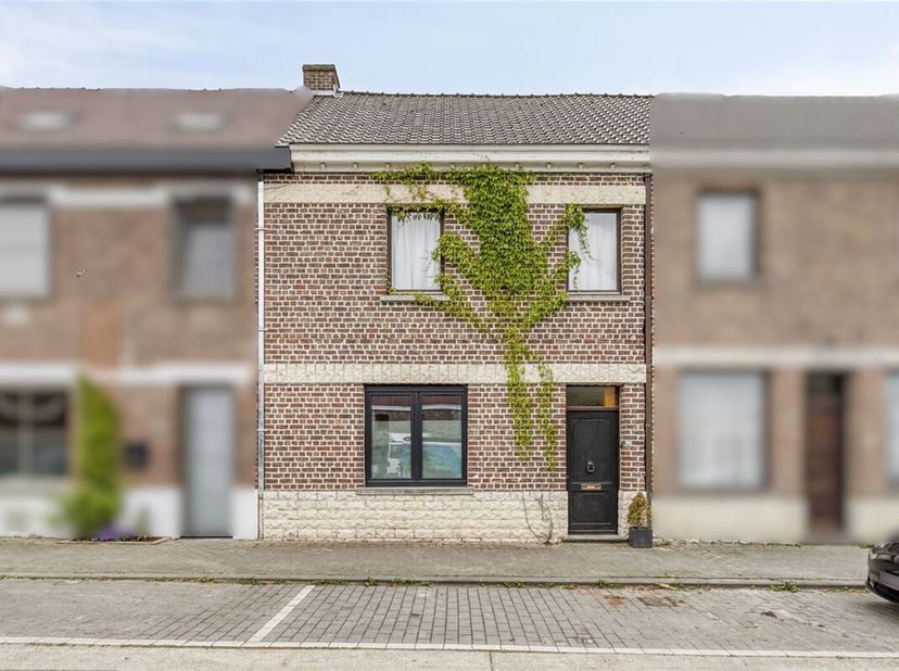 Woning met potentieel en ruim bijgebouw  op een boogscheut van het Kluisbos!&lt;br /&gt;
Op zoek naar een betaalbare gezinswoning met veel ruimte, uitbreidi