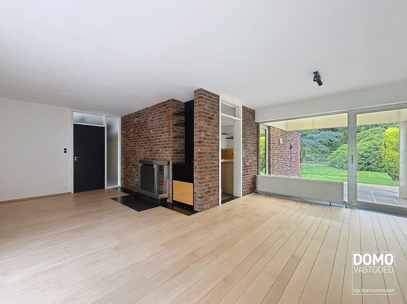 Heeft u interesse? Bekijk deze woning op onze website http://www.domovastgoed.be of contacteer ons op het nummer 011/96.49.96&lt;br /&gt;
Ruime en charmante