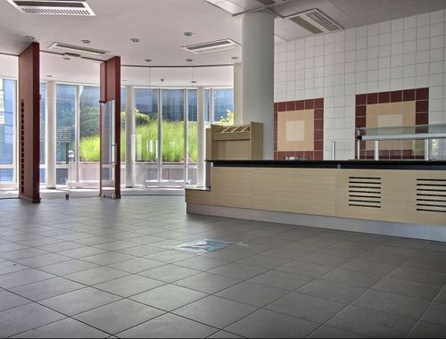                                         Bâtiment d’entreprise à louer à Woluwe-Saint-Lambert, € 642.433,03
