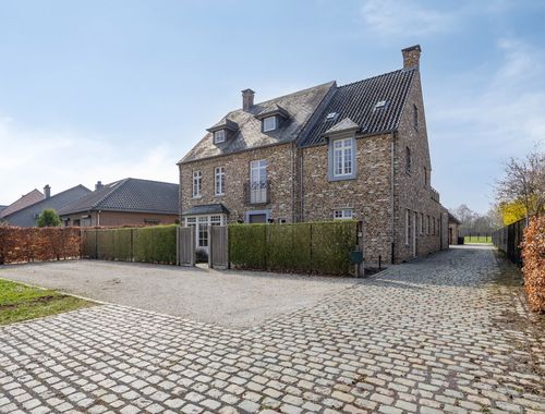                                         Bien commercial à louer à Beringen, € 1.650
