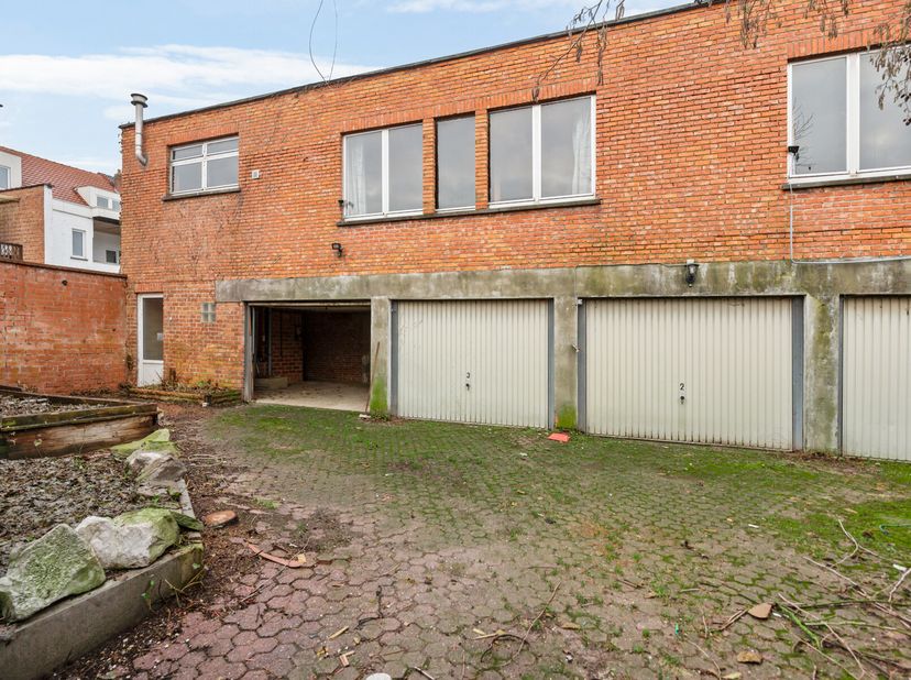 Bezoeken enkel per mail: immo@colorcasa.be !&lt;br /&gt;
Deze eigendom, met enorm veel potentieel, bevindt zich in het populaire Grimbergen. Gelegen in een