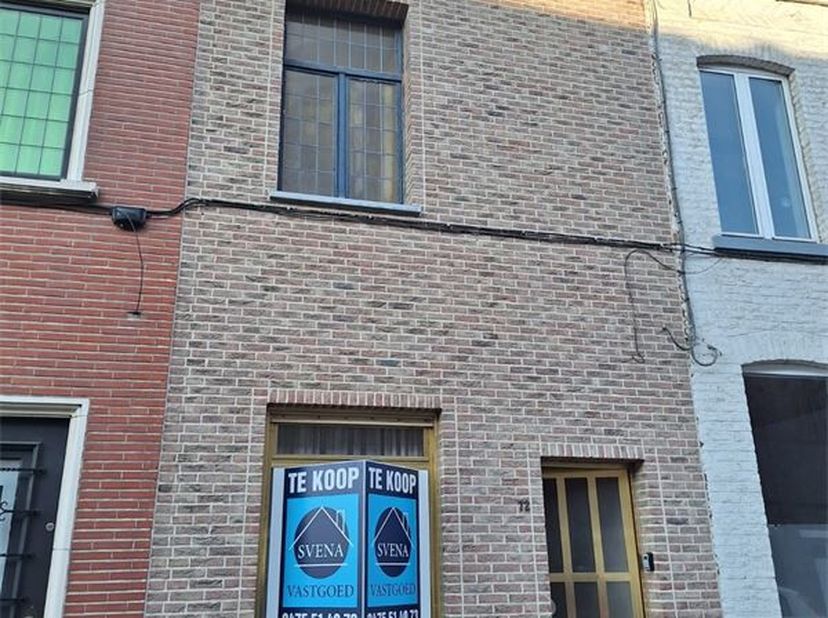 ZEER GOED GELEGEN WONING IN HET CENTRUM VAN GERAARDSBERGEN&lt;br /&gt;
Richtprijs : 89.000 euro&lt;br /&gt;
Op de benedenverdieping is er in living in 2 delen en