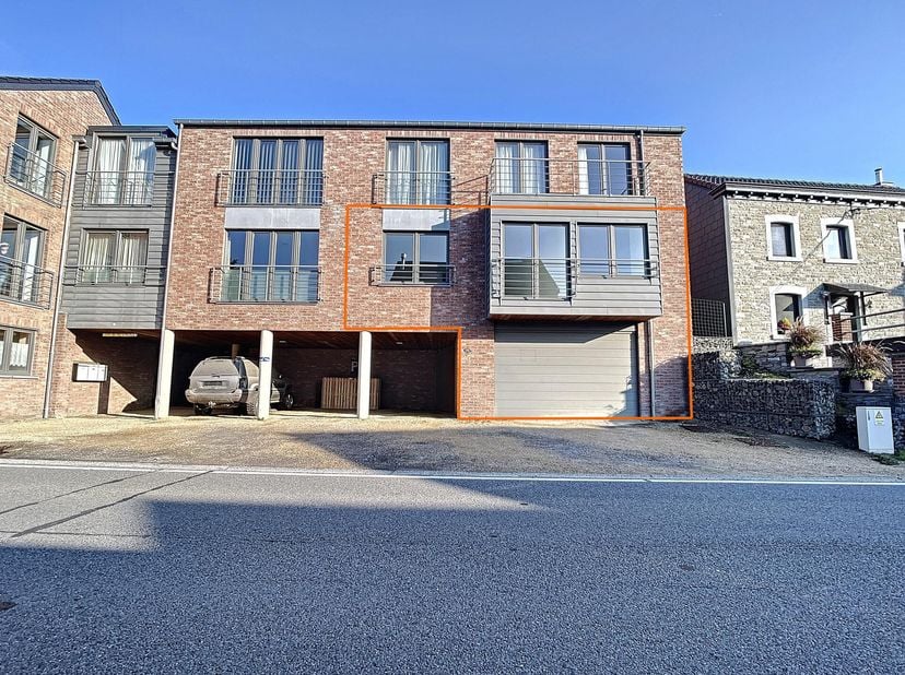SOUS SOL de ± 3m² :&lt;br /&gt;
- Cave privative de ± 2,5m² sur béton,&lt;br /&gt;
- Emplacement parking couvert (garage à partager entre 3 personnes),&lt;br /&gt;
APPA
