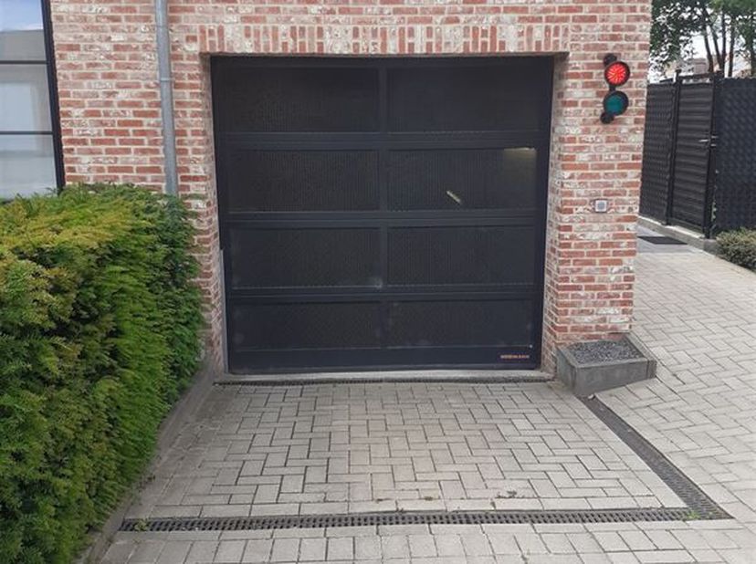 Emplacements souterrains au centre de Beerse, dans le bâtiment &quot;Residentie Bert Roefs&quot;, entre la Vrijwilligersstraat et la Don Boskostraat.&lt;br /&gt;
4 em