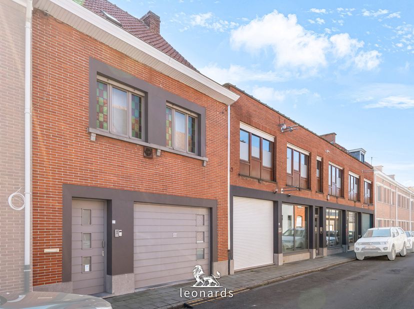 Bent u op zoek naar een instapklare, energiezuinige woning met veel ruimte en een schitterende tuin? Of wilt u wonen en ondernemen combineren op één l