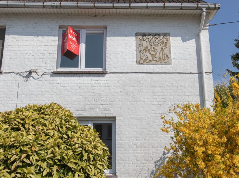 GOED GELEGEN WONING MET TUIN &lt;br /&gt;
 &lt;br /&gt;
Vrijwillige openbare verkoping (BIDDIT) van een goed gelegen halfopen bebouwing met tuin.  &lt;br /&gt;
Merelbek