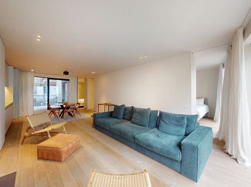 Volledig gemeubeld, luxueus afgewerkt appartement met terras op toplocatie aan de Schelde&lt;br /&gt;
Op een absolute topligging nabij de Schelde bevindt zi