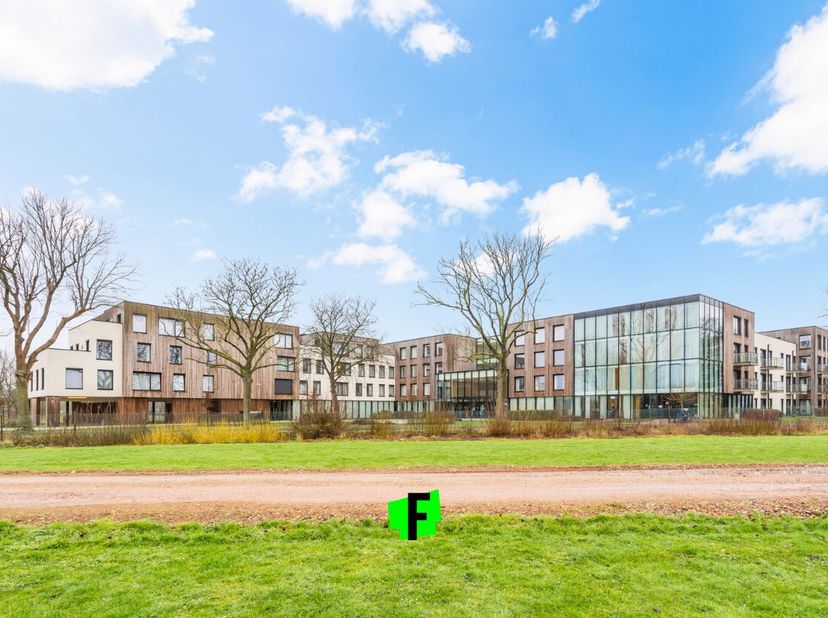 Cet appartement de qualité est situé au deuxième étage de la résidence Â Prinsenhof Â. Entouré de verdure et idéalement situé, cet appartement offre u
