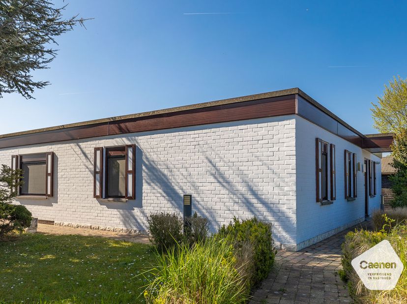 Ruime vakantiewoning met zonnige tuin en 2 parkeerplaatsen – rustig gelegen in Westende&lt;br /&gt;
Deze charmante bungalow in het geliefde vakantiedomein T