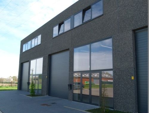                                         Bâtiment d’entreprise à louer à Bilzen, € 1.100
