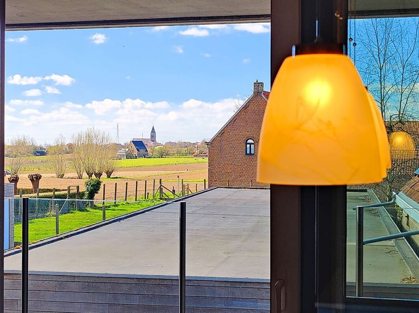Appartement lumineux avec de belles vues dans le centre d&#039;Ingooigem&lt;br /&gt;
Cet appartement prêt à l&#039;emploi de 87 m² est situé en plein centre d&#039;Ingooig
