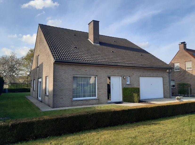Maison à louer
                    à 9810 Eke