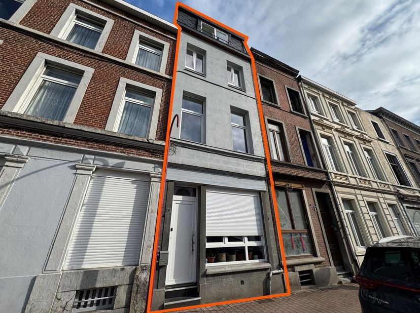 Sous sol ±31m²:&lt;br /&gt;
 -Cave sur carrelage de ±28m² avec accès terrasse,&lt;br /&gt;
-Terrasse&lt;br /&gt;
Rez de chaussée de ±31m²:&lt;br /&gt;
-Hall d&#039;entrée sur carr