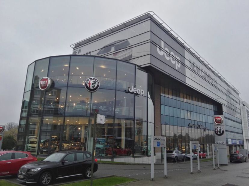 Espace de bureaux à louer sur Auderghem, facilement accessible en transports en commun (à côté de delta), métro, tram et bus. Seulement à 10minutes à