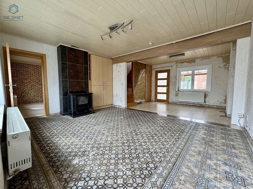 Cette charmante maison est idéalement située dans une rue à sens unique au coeur de Galmaarden, à distance de marche des écoles, des commerces, de la
