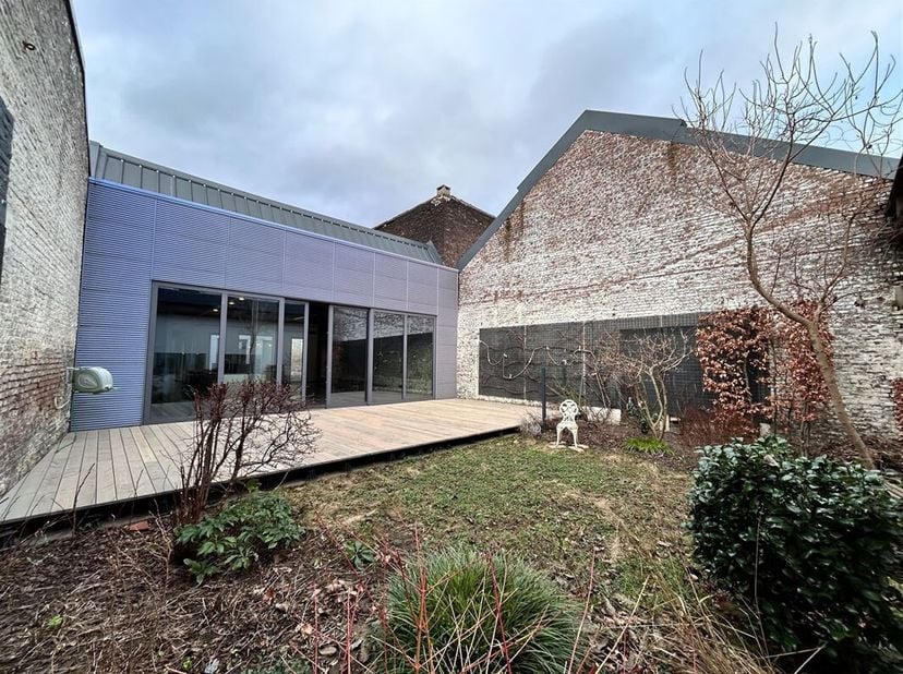 BIEN D&#039;EXCEPTION - L&#039;immobilière d&#039;Affnay à le plaisir de vous proposer à la location ce magnifique LOFT de style industriel situé à quelques minutes