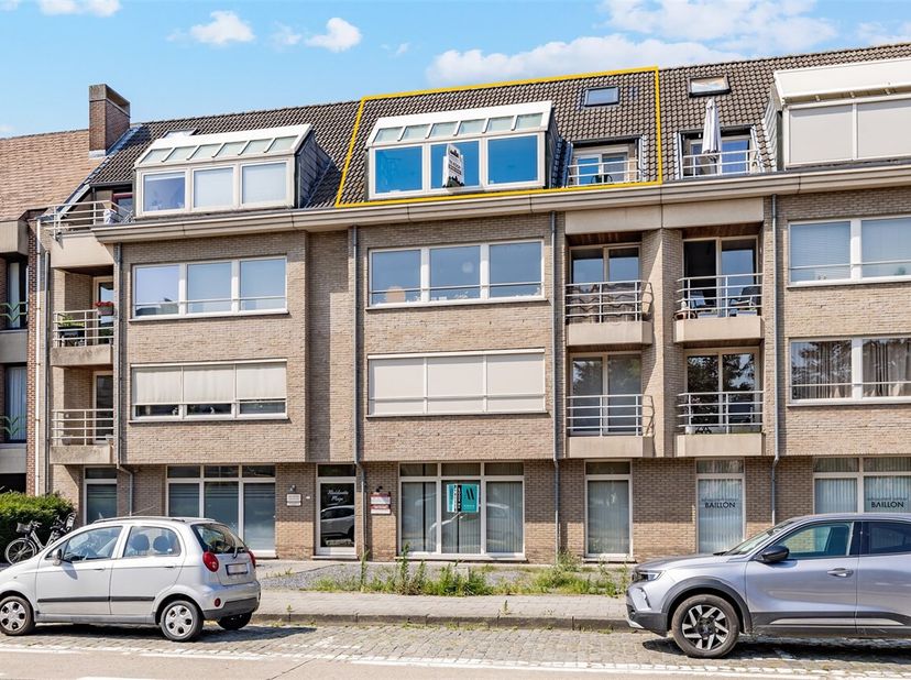 BEZOEKMOMENT: (OP AFSPRAAK) ZATERDAG 19/07 10u - 12u&lt;br /&gt;
Bent U op zoek naar een comfortabel, instapklaar appartement met een gunstige ligging? Dan