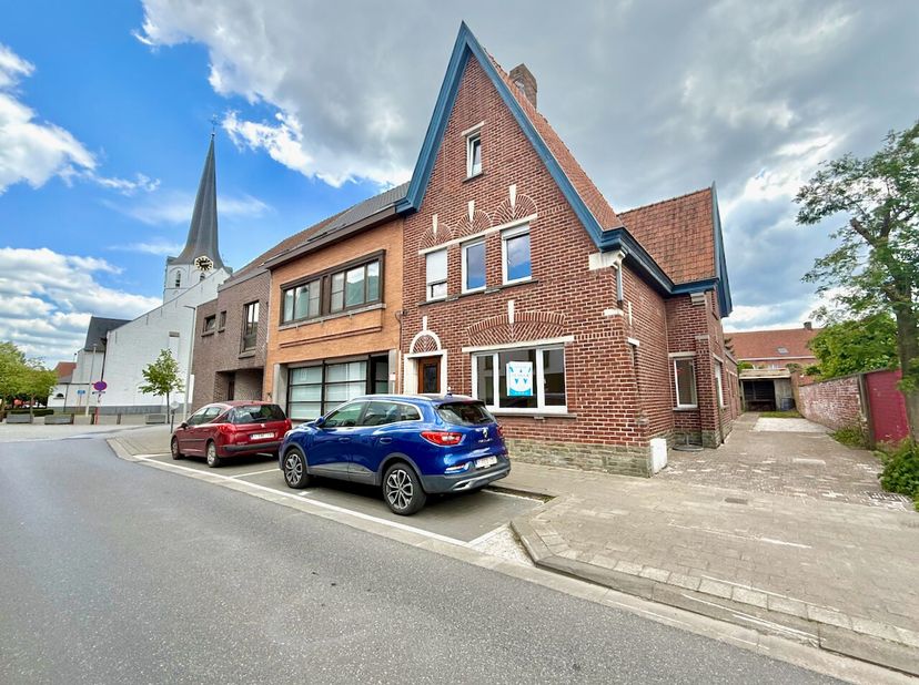 MAIL naar chadia@wijsvastgoed.be voor een bezoekaanvraag - TELEFONISCH WORDEN ER GEEN BEZOEKEN INGEPLAND !&lt;br /&gt;
Dit lichtrijk &amp; ruim 2 slaapkamer app