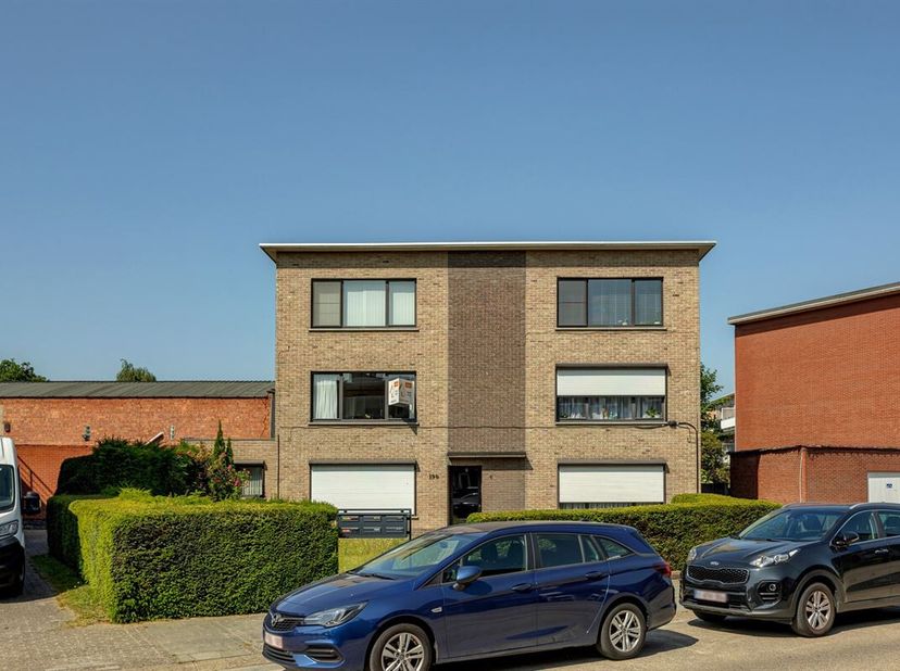 Vous êtes à la recherche d&#039;un appartement confortable et spacieux dans un endroit calme mais central ? Alors cette propriété au premier étage (sans as