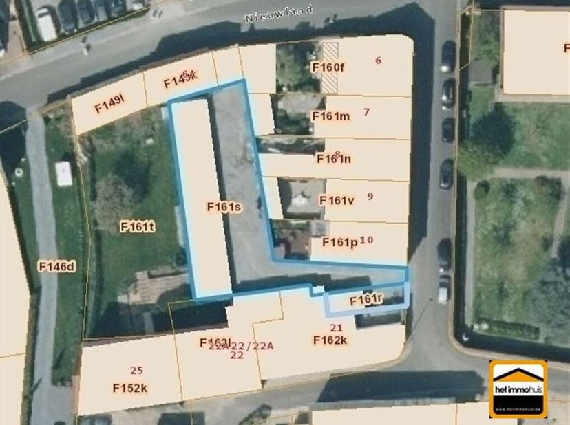 Garage-boxen met mogelijkheid tot bebouwing te koop in het centrum Borgloon (mits bekomen van een stedenbouwkundige vergunning).&lt;br /&gt;
In het centrum