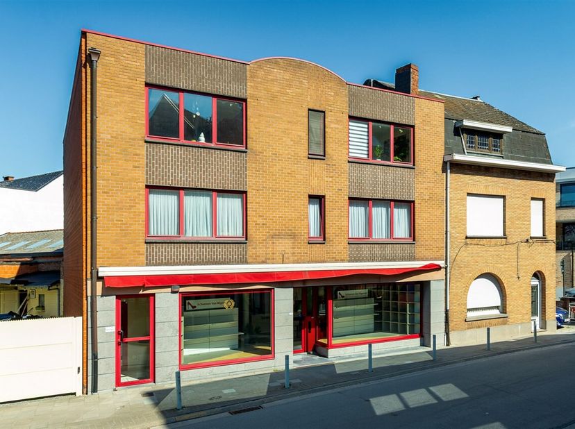 Bien professionnel à vendre
                    à 9230 Wetteren