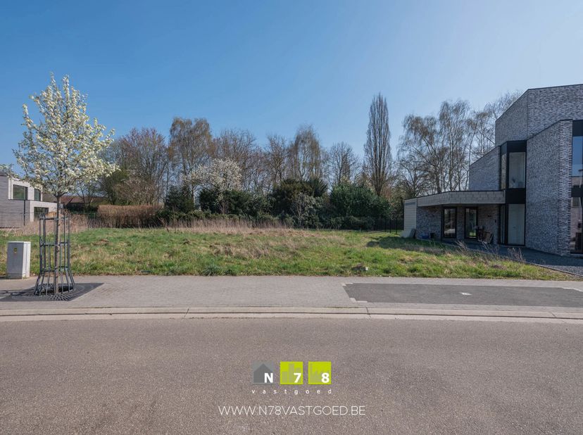BOUWGROND VOOR OPEN BEBOUWING (LOT 18) VAN 4A99CA TE MAASEIK.&lt;br /&gt;
VERKAVELINGSVOORSCHRIFTEN&lt;br /&gt;
- Type bebouwing: open bebouwing&lt;br /&gt;
- Bestemmin
