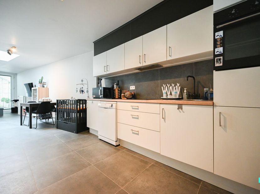 Deze instapklare woning met drie slaapkamers is perfect voor wie op zoek is naar een starterswoning of een onderhoudsvriendelijke investeringseigendom