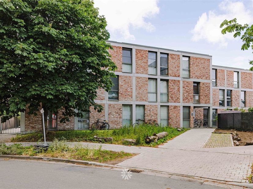 GENT CENTRUM - Instapklare studentenkamer op toplocatie&lt;br /&gt;
Deze interessante investeringsopportuniteit is gelegen op de gelijkvloerse verdieping va
