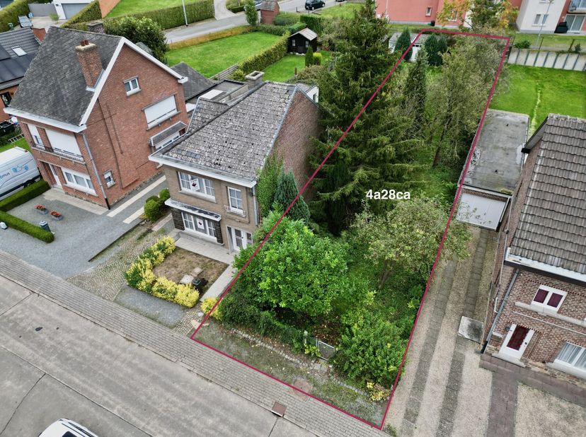 Rustig én mooi gelegen bouwgrond voor HOB!&lt;br /&gt;
Deze Moorselse bouwgrond met een totale oppervlakte van 428 vierkante meter, geschikt voor een halfop