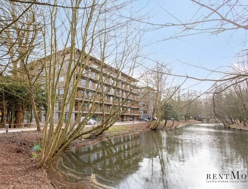                                         Appartement à louer à Watermael-Boitsfort, € 1.200
