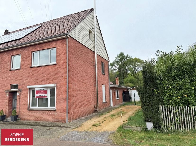 Meer info op www.steevast.be.&lt;br /&gt;
Lekker vrij wonen in een rustige straat. En toch in de directe omgeving van de belangrijke verbindingswegen. Is da