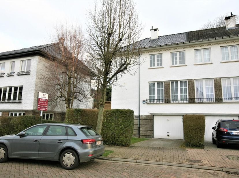 Victoire - Junot vous propose en exclusivité, à Woluwe-Saint-Pierre, dans le quartier prisé du Chant d&#039;Oiseau, à proximité des commerces, des transpor