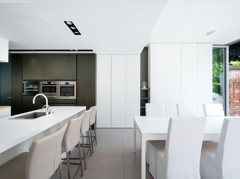 Centraal gelegen in de Harmoniewijk, herenwoning met bewoonbare oppervlakte van ± 230 m² en ruime tuin van ± 80 m².&lt;br /&gt;
Het herenhuis omvat een roya