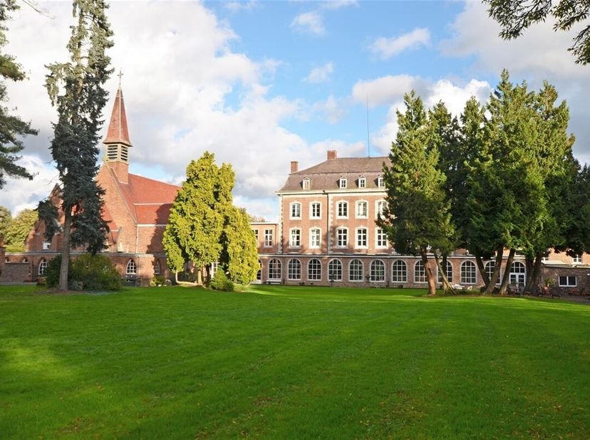 Ontdek de vele mogelijkheden van het kasteel van Velm Een uniek, goed onderhouden pand met authentieke charme.&lt;br /&gt;
Te midden van het Haspengouwse la
