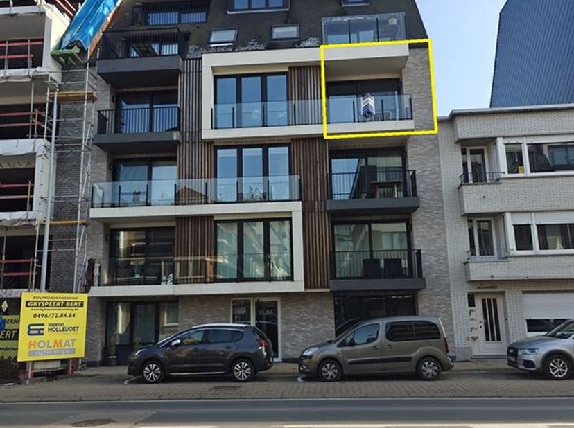 Appartement neuf prêt à emménager, équipé de tout le confort, situé en plein centre de Middelkerke.&lt;br /&gt;
Il se compose comme suit : hall dentrée, esp