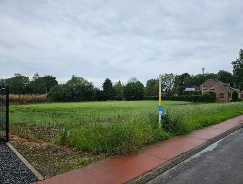                                         Terrain à bâtir à vendre à As, € 149.000
