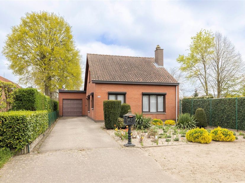 Goed onderhouden, gelijkvloerse woning op toplocatie in Nijlen!&lt;br /&gt;
Ligging: Deze woning is gelegen in een rustige en kindvriendelijke buurt kort aa