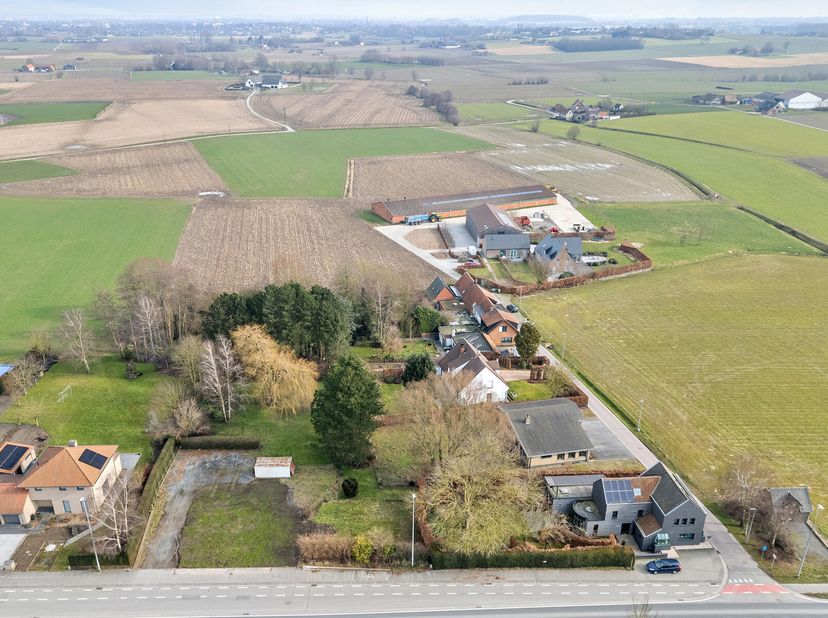 Projectgrond te koop  Unieke ligging in Bellegem&lt;br /&gt;
Langs Doornikserijksweg in Bellegem vindt u deze uitstekend gelegen projectgrond van circa 3.20