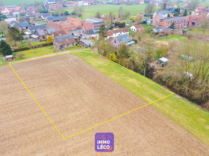 Terrain à bâtir de 3512m² en zone ZAC pour une construction individuelle,&lt;br /&gt;
Superficie du terrain : 3512m²,&lt;br /&gt;
Profondeur terrain : 68m,&lt;br /&gt;