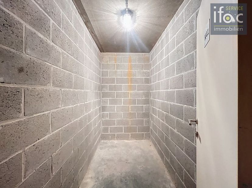 Afgesloten kelder / berging (K41)(+/- 4m²) gelegen aan de Vaartkom te Leuven (onder de residentie Waterside). Herzienbare jaarcontracten, brandverzeke