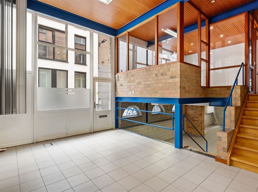 Uniek handelspand (444 m²) te koop in het hart van Antwerpen, aan de Kaaien&lt;br /&gt;
Bent u op zoek naar een uitzonderlijke investering op de perfecte lo
