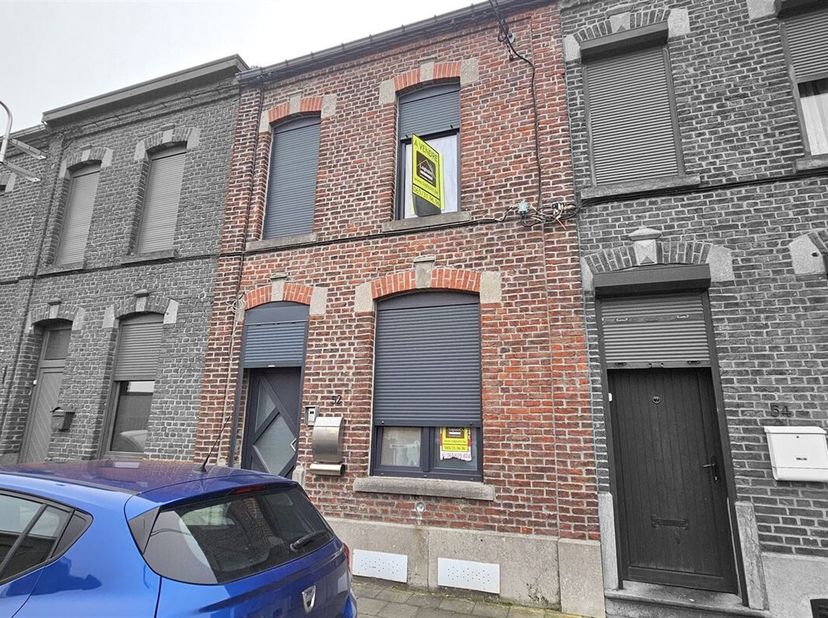 SOUS OPTION - PLUS DE VISITE - Prix: Offre à partir de 150.000 euros, frais d&#039;agence non inclus et à charge de l&#039;acquéreur.&lt;br /&gt;
Maison à rafraichir