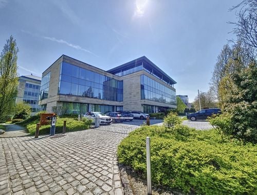                                         Kantoorgebouw te huur in Braine-l'Alleud, € 249
