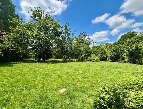                                         Kasteel te huur in Chaussée-Notre-Dame-Louvignies, € 1.600
